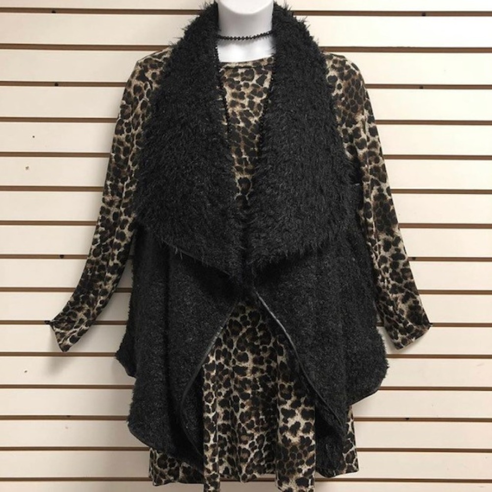 BLACK FAUX FUR VEST
